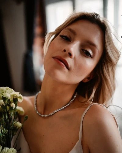 choker ze srebrnych pereł.webp